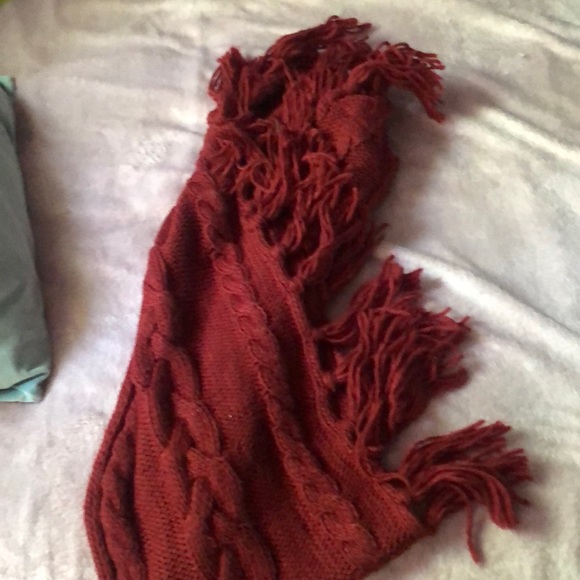 Brand new without tags stick cable knit, infinity scarf XB - Picture 3 of 5